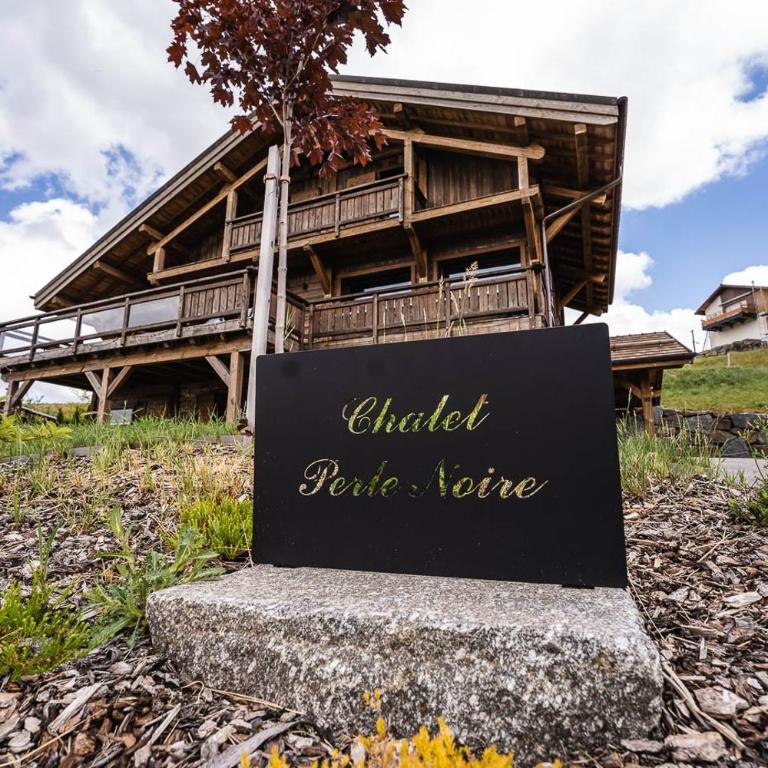 Perle Noire chalet dexception avec jacuzzi et saun - Maison de Vacances - 37