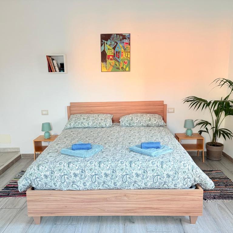 Botanical - Double Room with Private Bathroom - 2