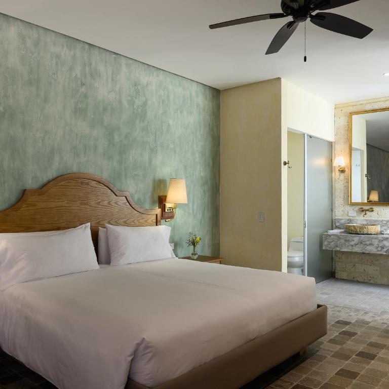 Hotel Voilá Pedregal By Huespedia - Junior Suite with Pool View - 2