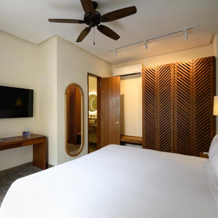 Hotel Voilá Pedregal By Huespedia - Queen Room - 4