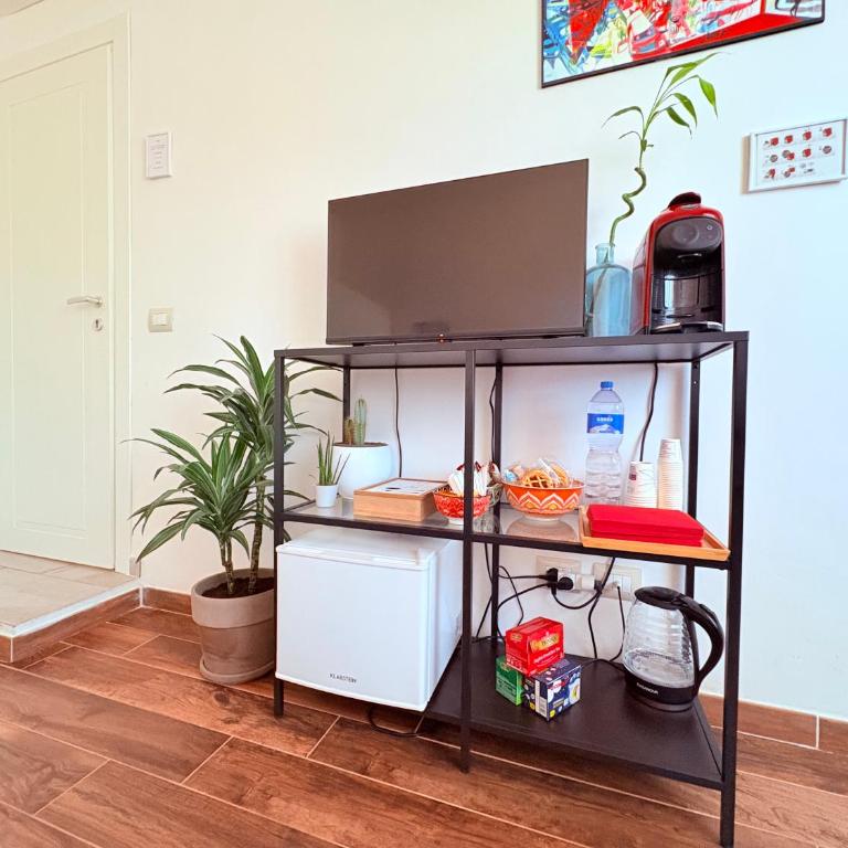 Botanical - Double Room with Private Bathroom - 9