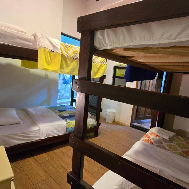 Santa Cruz Backpackers Hostal - Quadruple Room with Bathroom - 4