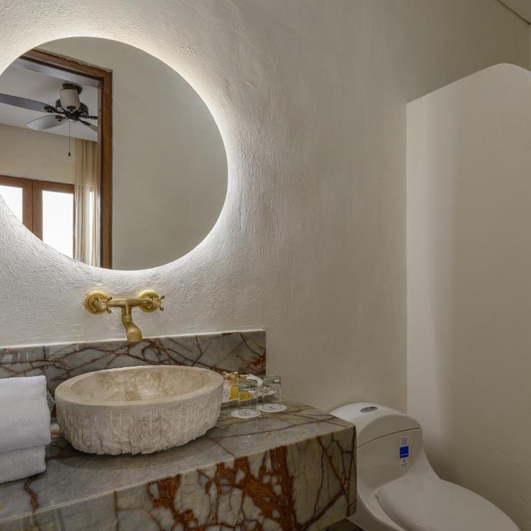 Hotel Voilá Pedregal By Huespedia - King Room - 4