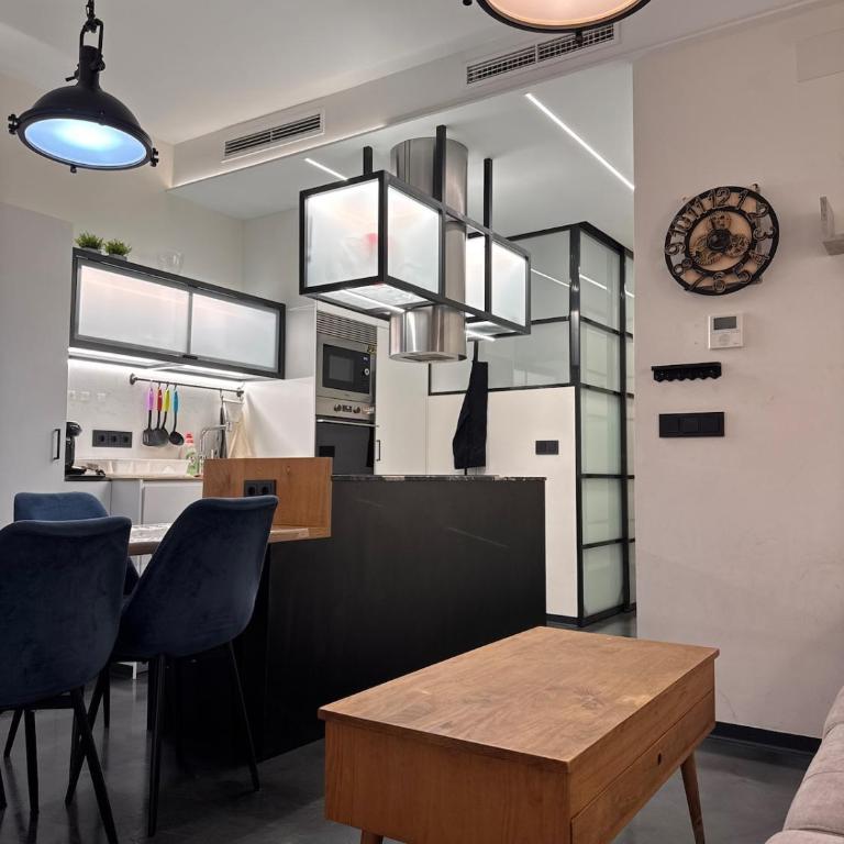 Elegant apartment in central Alicante - Two-Bedroom Apartment - 37
