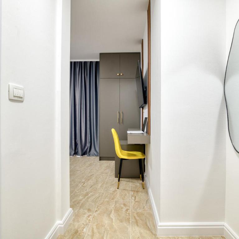 Gama residence - Double Room with Balcony - 4
