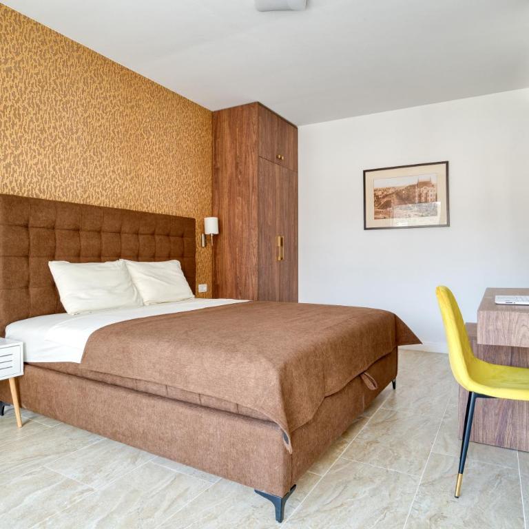 Gama residence - Double Room with Balcony - 12