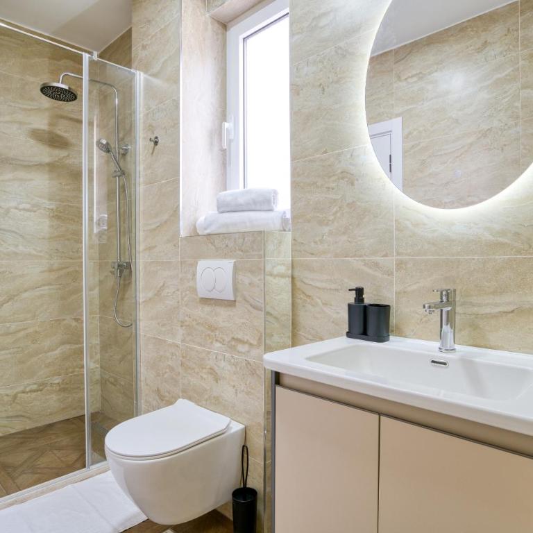 Gama residence - Double Room with Balcony - 5