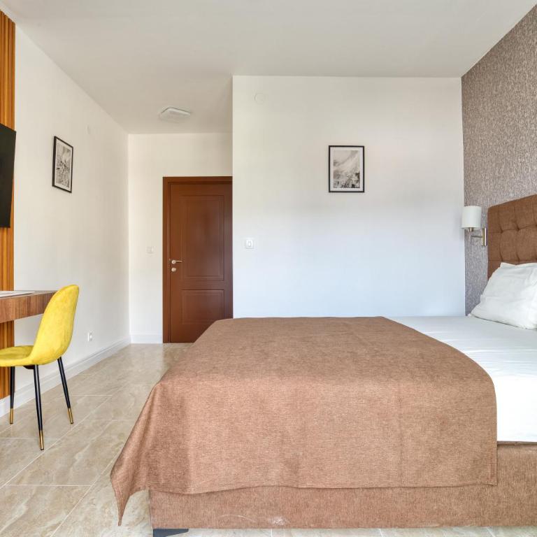 Gama residence - Double Room with Balcony - 3
