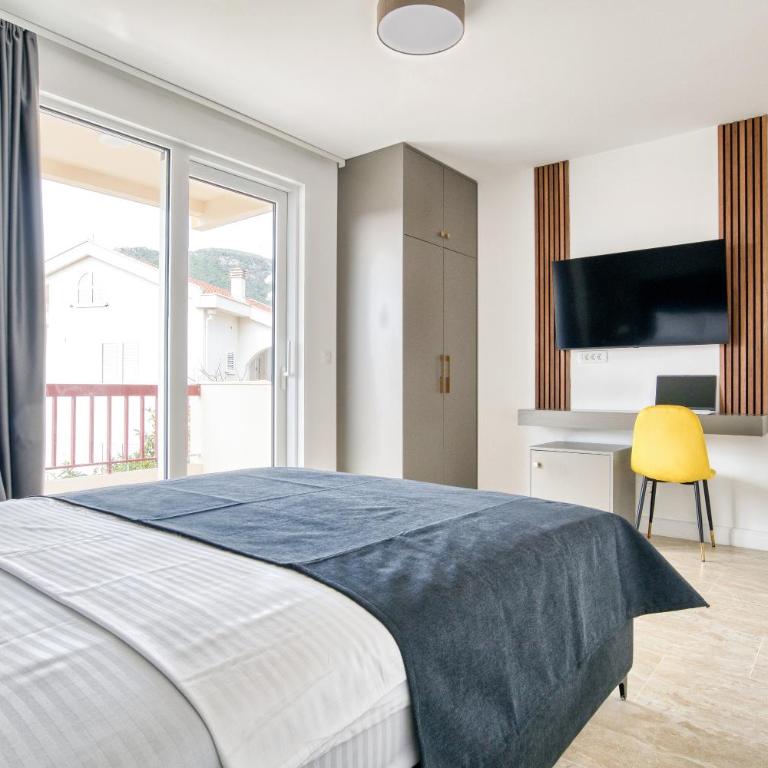 Gama residence - Double Room with Balcony - 8