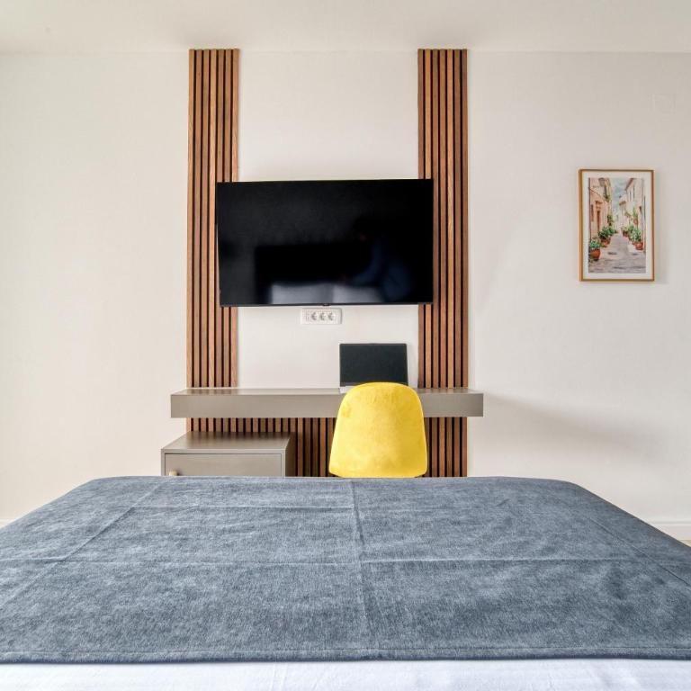 Gama residence - Double Room with Balcony - 6