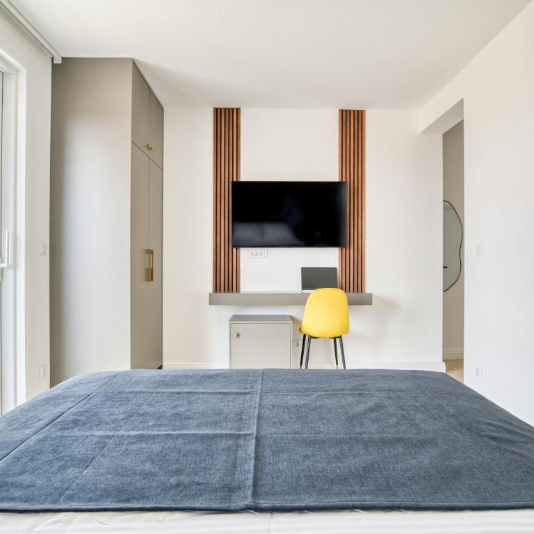 Gama residence - Double Room with Balcony - 13