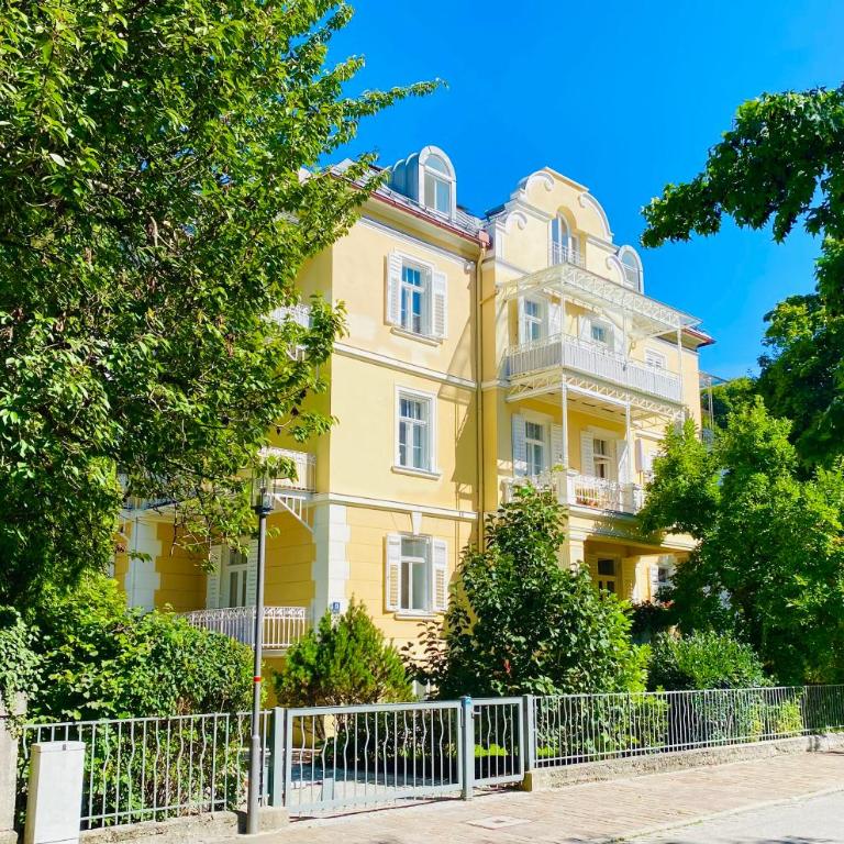 Stadtvilla Alpenliebe - Apartment mit 2 Schlafzimmern und Balkon - 2