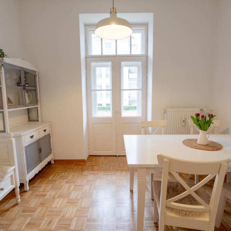 Stadtvilla Alpenliebe - Apartment mit 2 Schlafzimmern und Balkon - 10