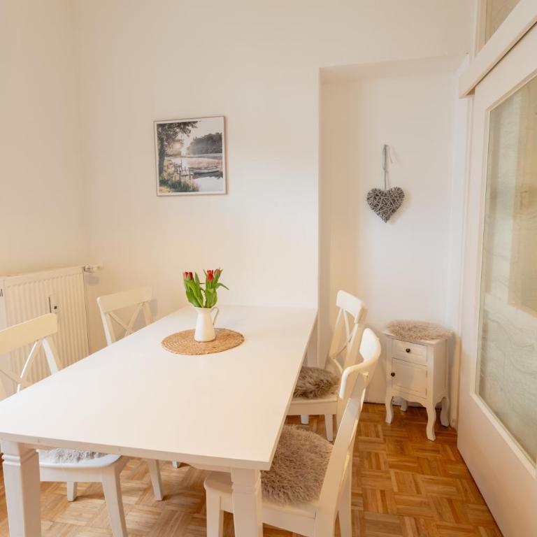 Stadtvilla Alpenliebe - Apartment mit 2 Schlafzimmern und Balkon - 11