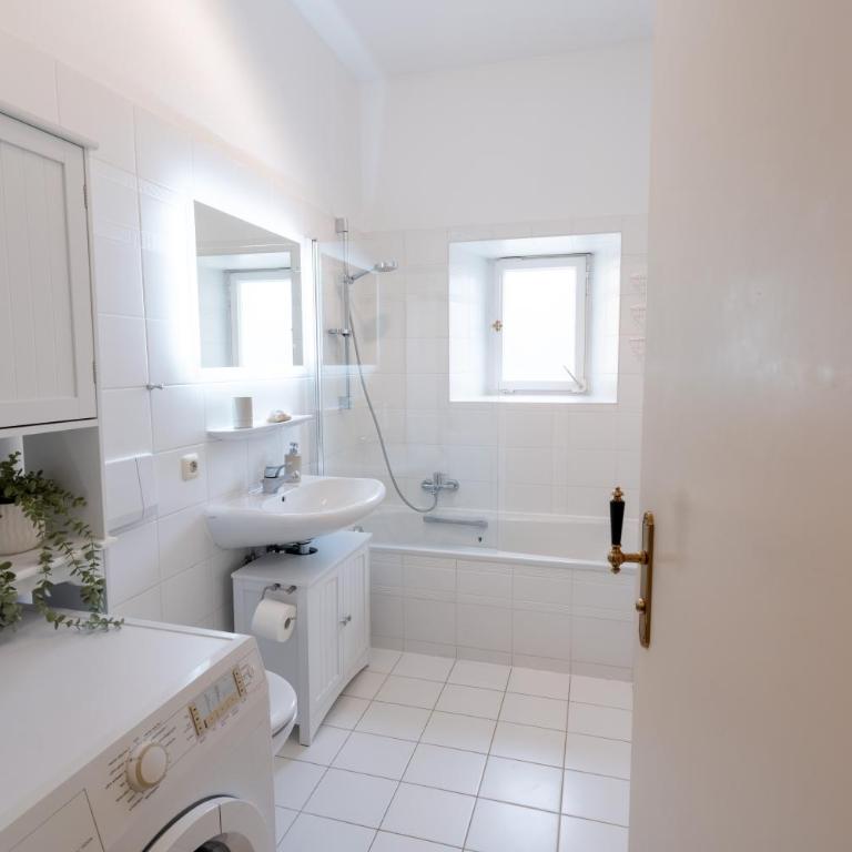 Stadtvilla Alpenliebe - Apartment mit 2 Schlafzimmern und Balkon - 12