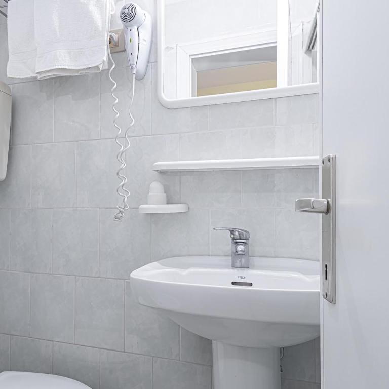 Hotel Corinna - Camera Tripla Standard - 1
