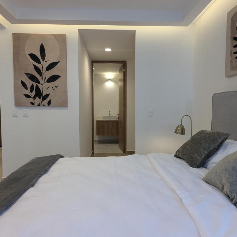 Central Apartment with Rooftop Pool near Chapultepec - One-Bedroom Apartment - 4