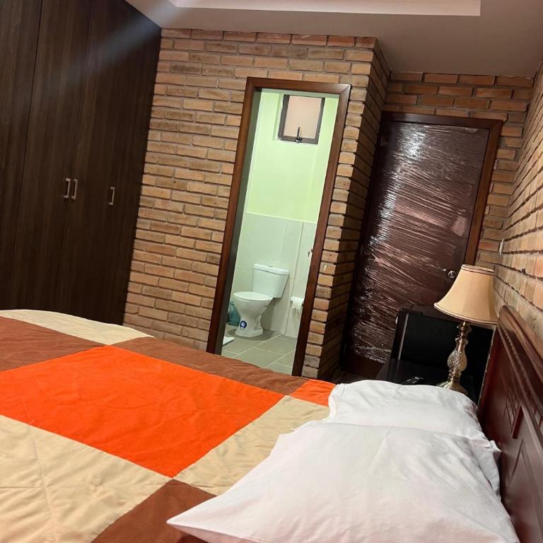 Hostal Cuenca Estévez y Pio Bravo - Habitación Doble con baño privado - 2