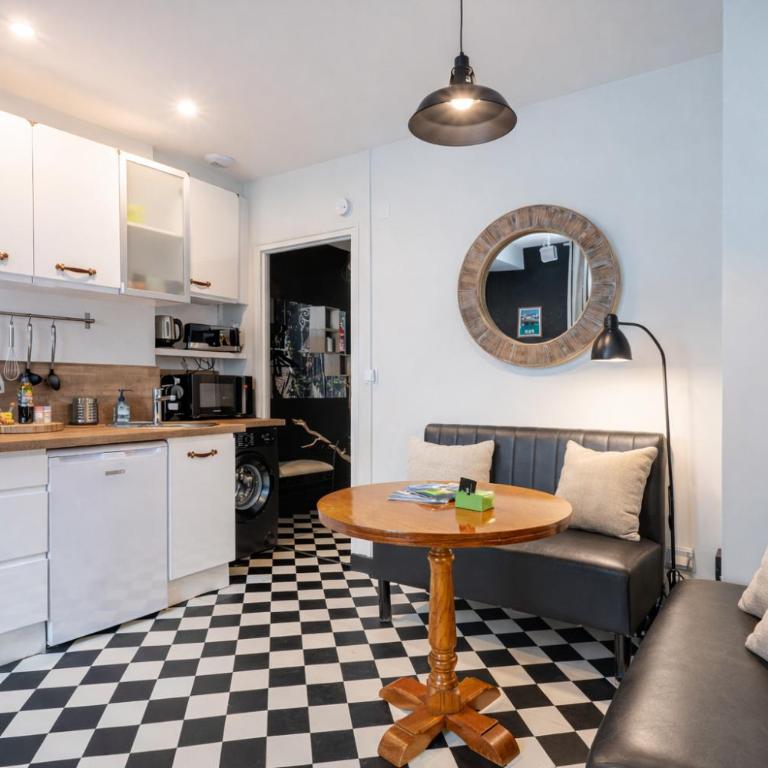 Le Wagon secret - Coeur de ville - Ecran géant - 2 pers - Appartement 1 Chambre - 6