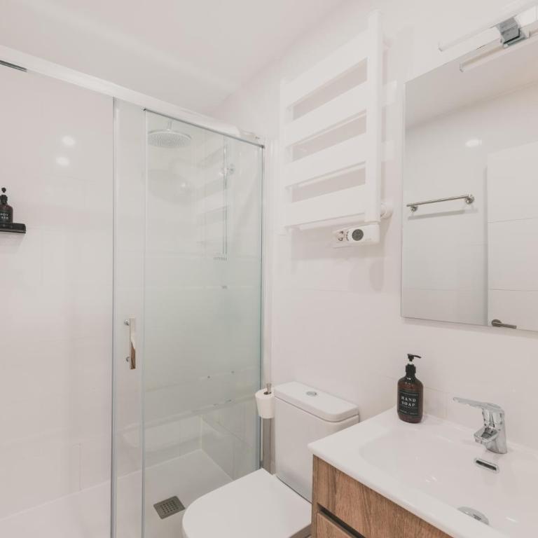 Apartamentos Santa Eugenia C - Three-Bedroom Apartment - 23