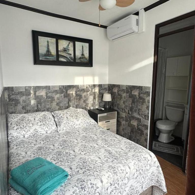 Residencial Las Palmeras - Standard Single Room with Shower - 1