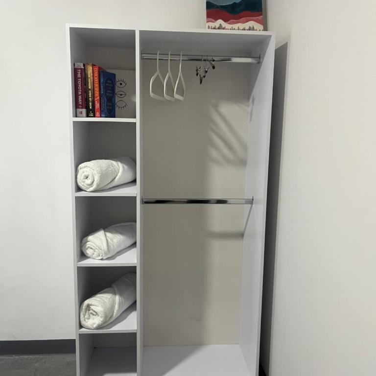 New furnished apartment near BBVA Stadium - Three-Bedroom Apartment - 11