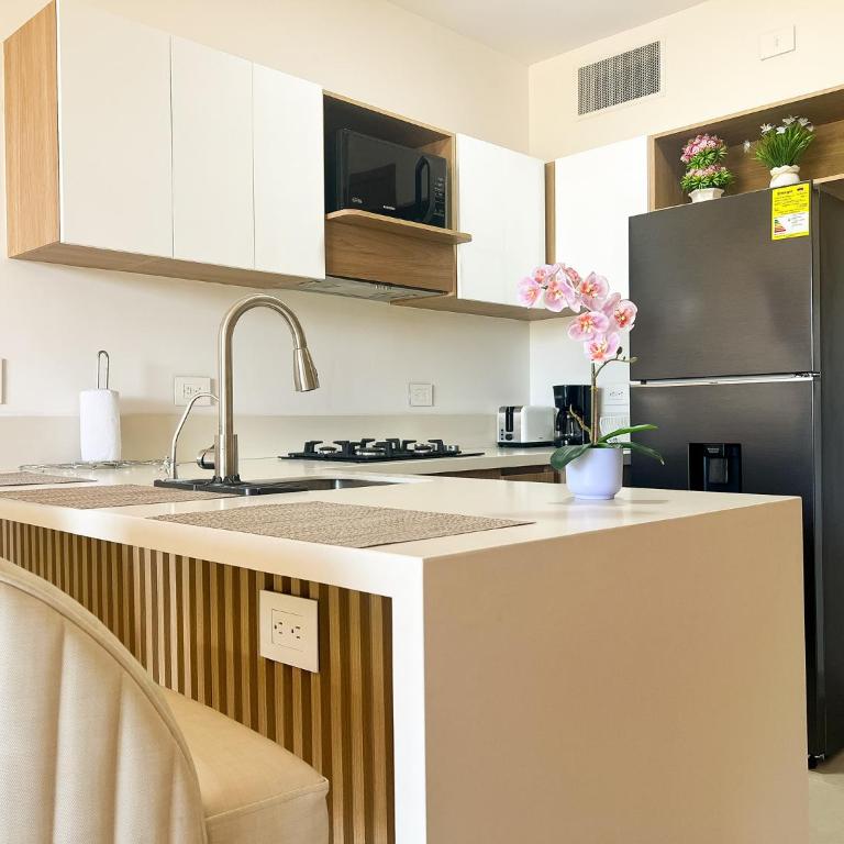 Resort with Private Beach Peace and Nature - One-Bedroom Apartment with Terrace - 9