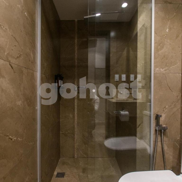 Brand new and cozy loft minutes from the Airport - Apartment - 13