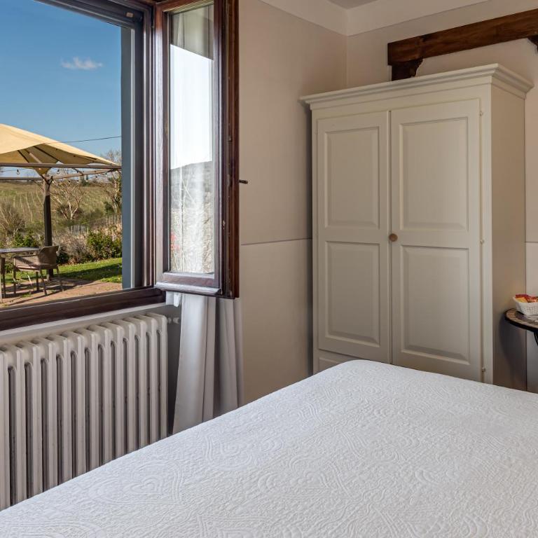Villa Del Sole - Deluxe Double or Twin Room with Garden View - 9
