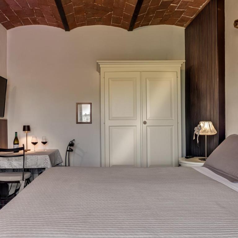 Villa Del Sole - Deluxe Double or Twin Room with Garden View - 1