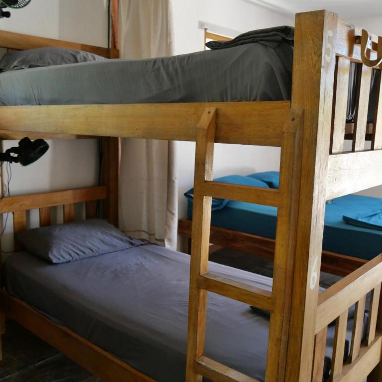 Santa Lova Eco-hostel Isla Tintipan - Family Room with Side Sea View - 2