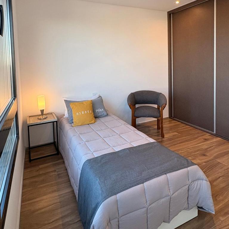 3 DORMITORIOS Con COCHERA ZONA CHAUVIN - NO apto jovenes solos - Three-Bedroom Apartment - 14