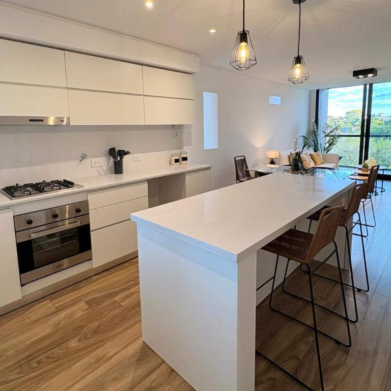 3 DORMITORIOS Con COCHERA ZONA CHAUVIN - NO apto jovenes solos - Three-Bedroom Apartment - 8