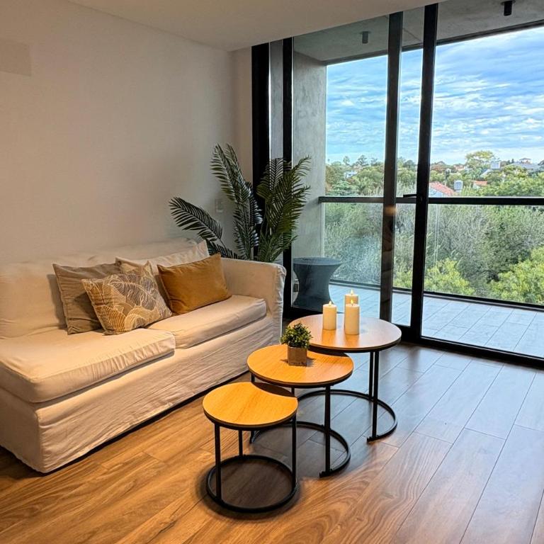 3 DORMITORIOS Con COCHERA ZONA CHAUVIN - NO apto jovenes solos - Three-Bedroom Apartment - 2