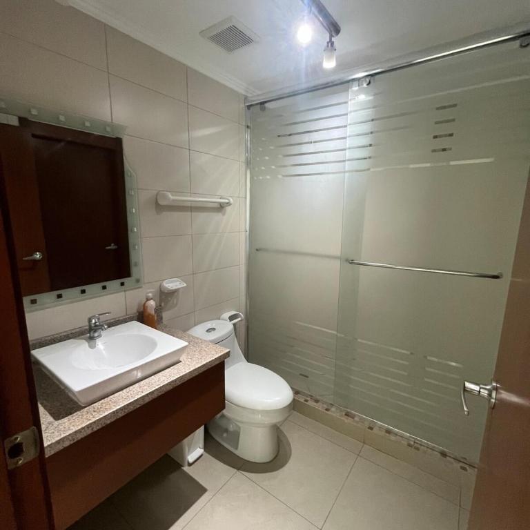 River front, suite con acceso a piscina, Puerto Santa Ana, Guayaquil - One-Bedroom Apartment - 4