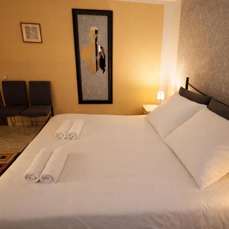 Zen Accommodations Rialto - Camera Matrimoniale con Bagno in Comune - 32