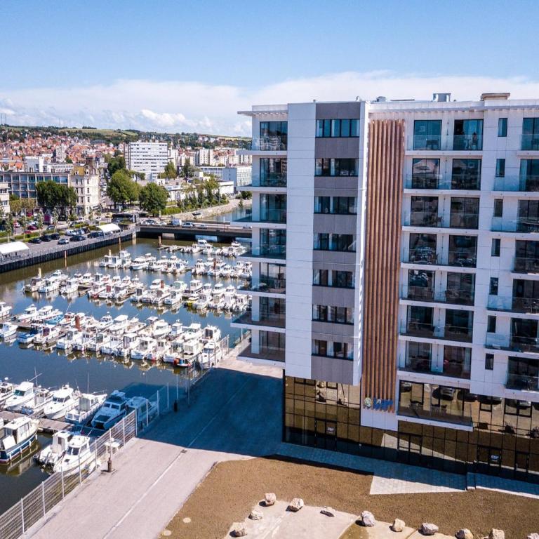 Relaxing Riverfront Apartment for 6 - Appartement 2 Chambres - 1