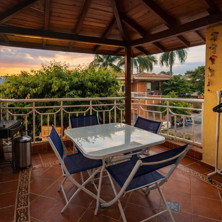 Cozy house with pool and club-style balcony - Casa de 3 dormitorios - 29