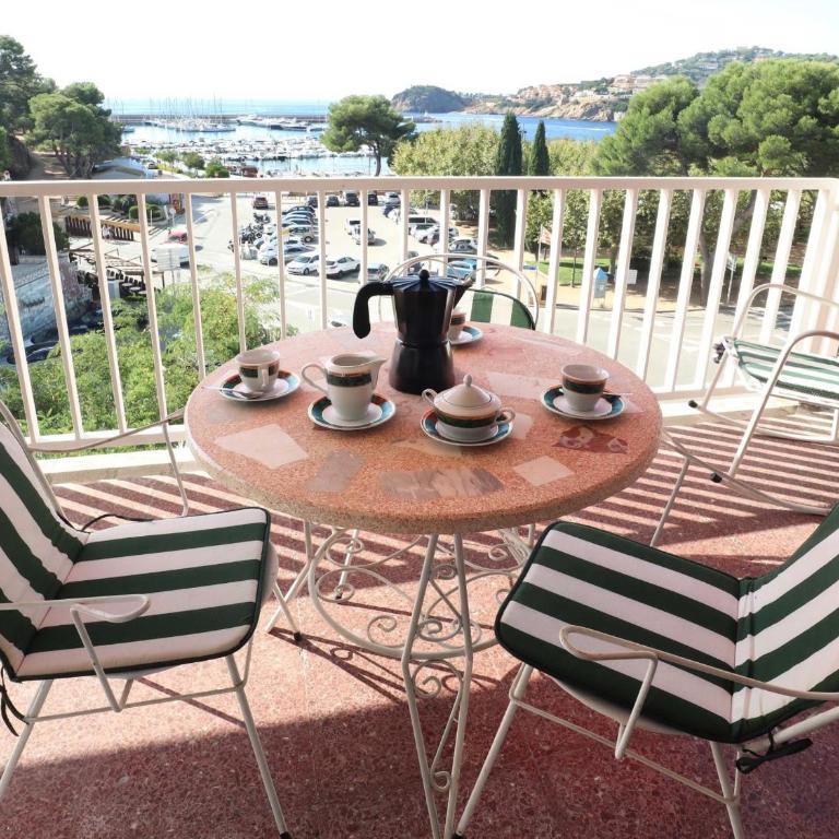 Amplio apartamento de 4 habitaciones en primera línea para 6 personas en Sant Feliu de Guíxols, con Wi-Fi - ES-298-50 - Apartamento - 3
