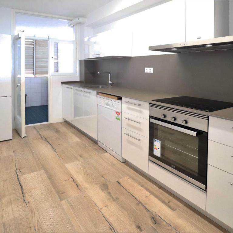 Amplio apartamento de 4 habitaciones en primera línea para 6 personas en Sant Feliu de Guíxols, con Wi-Fi - ES-298-50 - Apartamento - 13