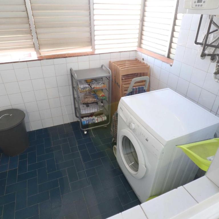 Amplio apartamento de 4 habitaciones en primera línea para 6 personas en Sant Feliu de Guíxols, con Wi-Fi - ES-298-50 - Apartamento - 17