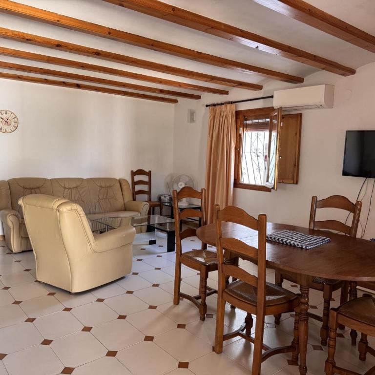 Villa espaciosa con piscina privada y Wi-Fi en Oliva - ES-373-41 - Villa - 9