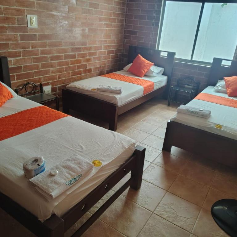 Club Bella Suiza - Carlos Ossa Escobar - Villavicencio - Triple Room with Private External Bathroom - 2