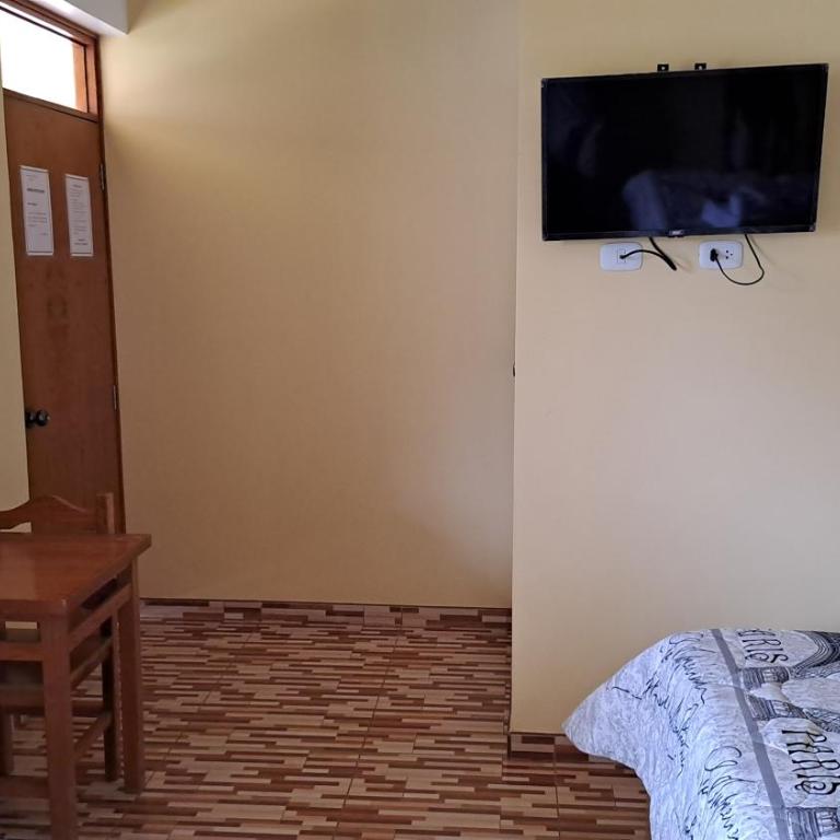 Hospedaje El Manantial - Triple Room with Private Bathroom - 1