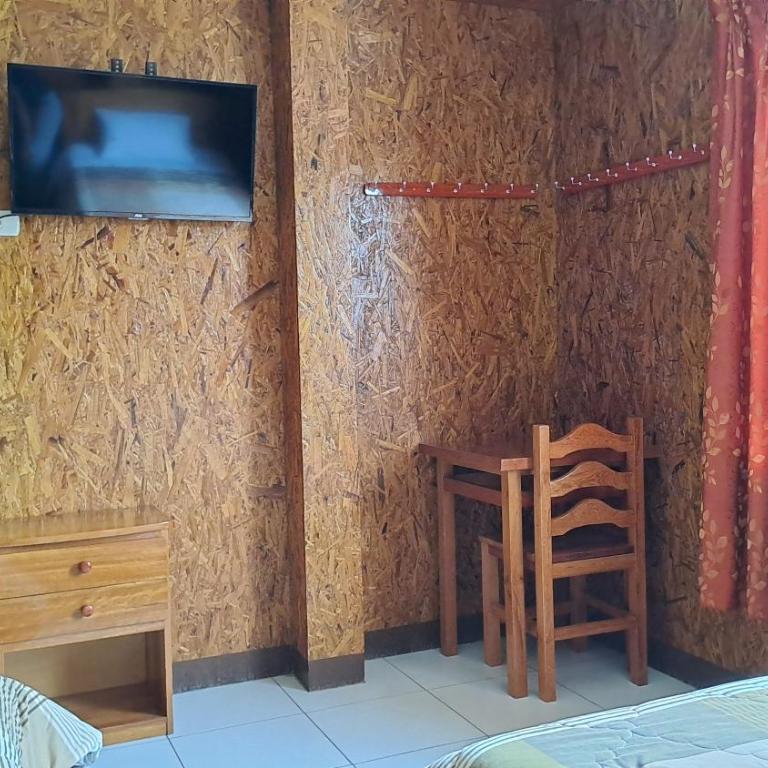 Hospedaje El Manantial - Triple Room with Shared Bathroom - 4