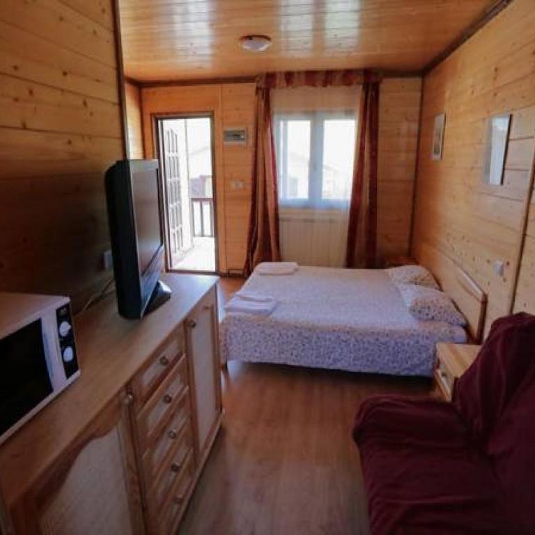 Camping Valle de Hecho - Habitación Doble con terraza - 2 camas - 2