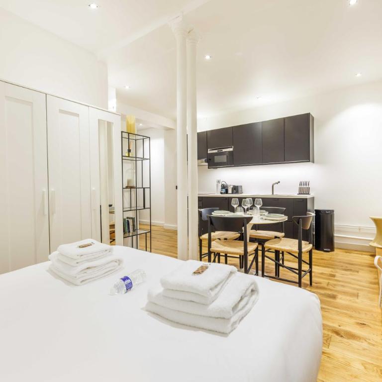 Cosy apartment - 1BR 4P - Near Champs-Élysées - Appartement 1 Chambre - 12