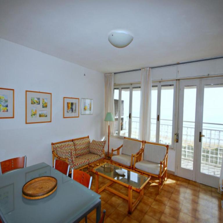 Seafront flat with amazing view - Apartment - 2