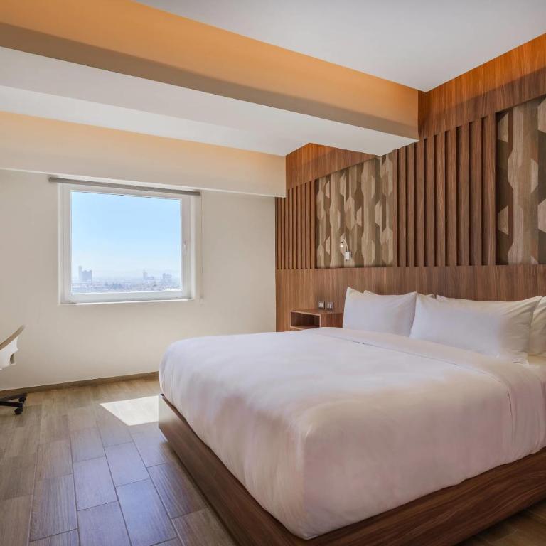 Radisson Puebla Angelopolis - Zimmer mit Kingsize-Bett und Balkon - Nichtraucher/Innenflur - 3