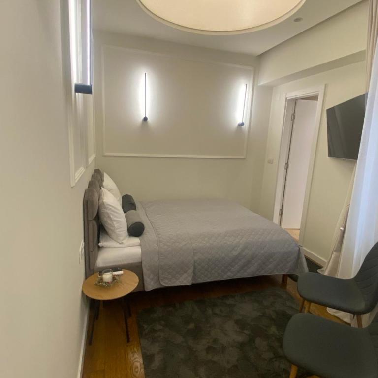 Deluxe Apartments CBA - Apartment with Balcony - 4